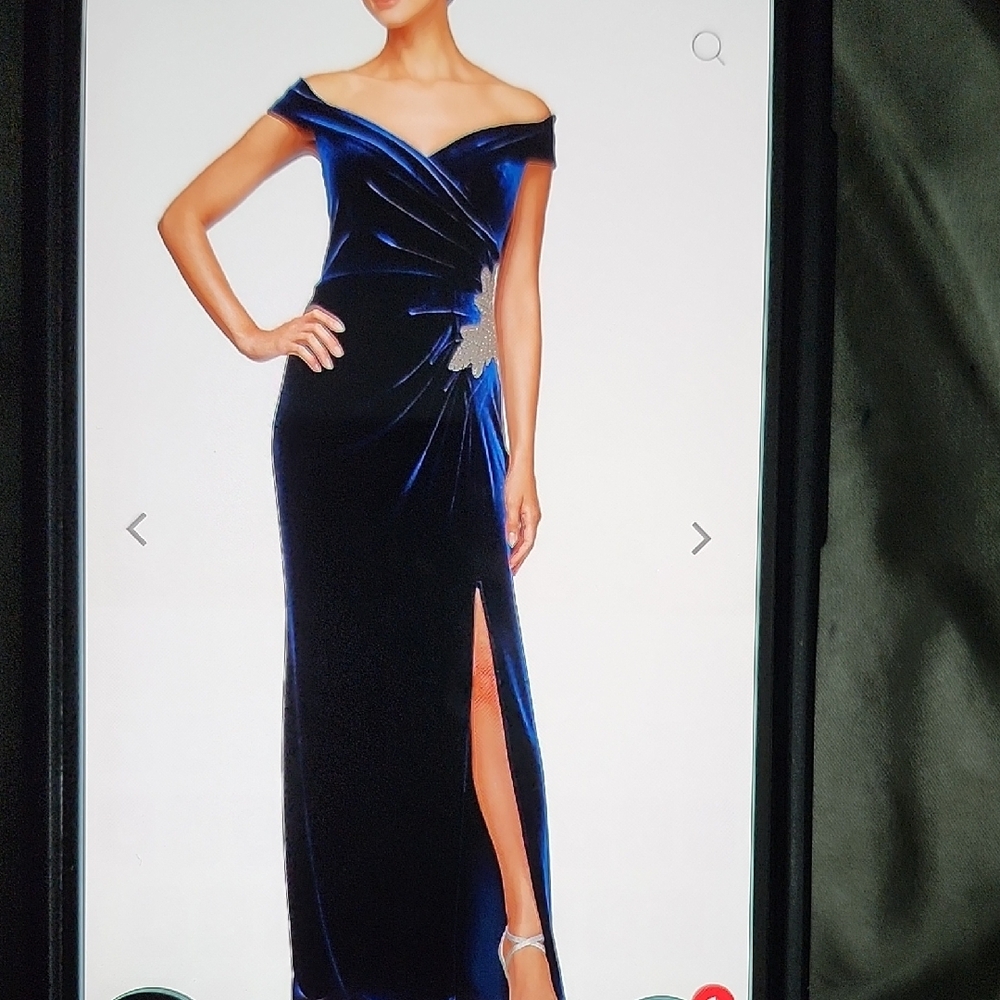 Elegant Blue Velvet Off-Shoulder Dress